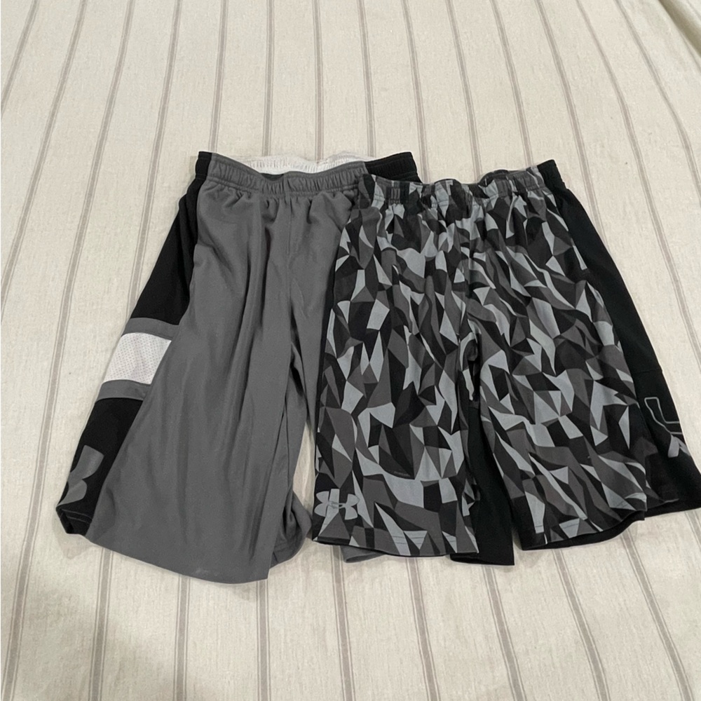 Bundle Boys Large Under Armour shorts